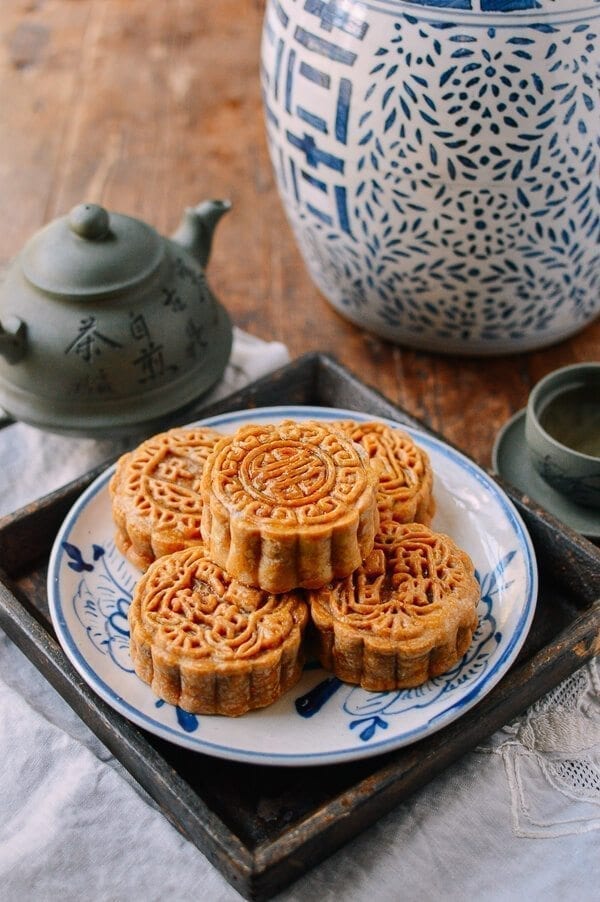 Ham and Nut Mooncake Recipe (Wu Ren Yue Bing)