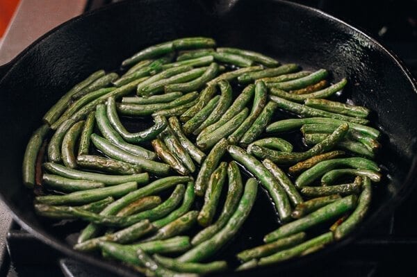 Gan Bian Si Ji Dou - Sichuan Dry Fried String Beans, by cwww5.fioekdjsdas.cf