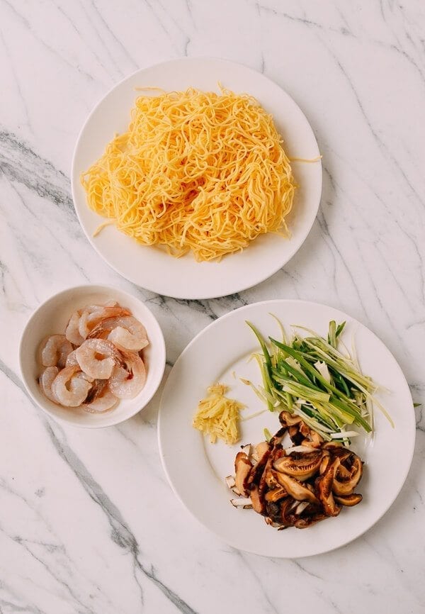 Hong Kong Style Shrimp Chow Mein Noodles, by cwww5.fioekdjsdas.cf