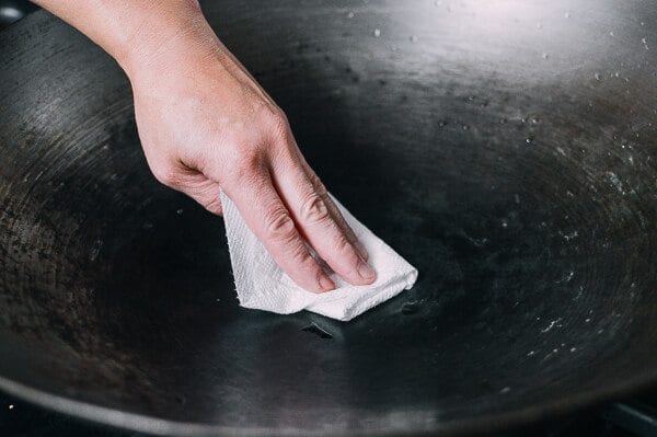 How to Season a Wok and Daily Wok Care by cwww5.fioekdjsdas.cf