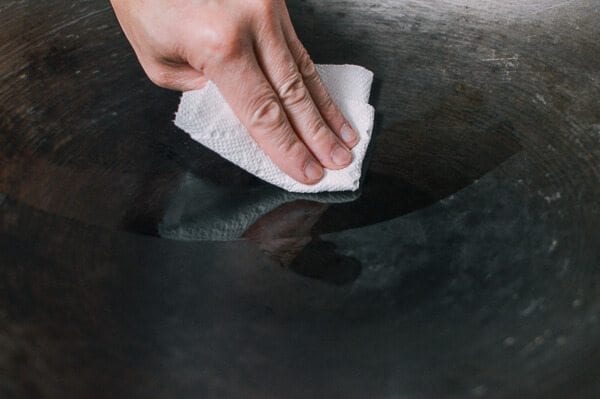 How to Season a Wok and Daily Wok Care by cwww5.fioekdjsdas.cf