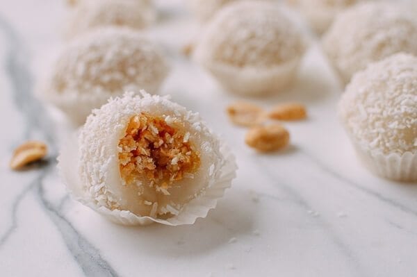 Coconut Peanut Mochi (糯米糍), by cwww5.fioekdjsdas.cf