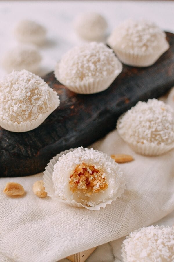 Coconut Peanut Mochi (糯米糍), by cwww5.fioekdjsdas.cf