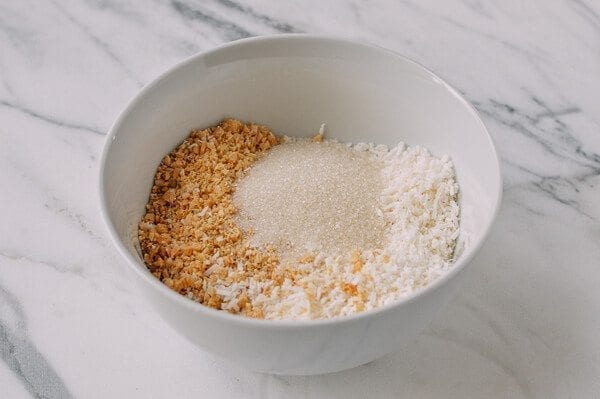Coconut Peanut Mochi (糯米糍), by cwww5.fioekdjsdas.cf
