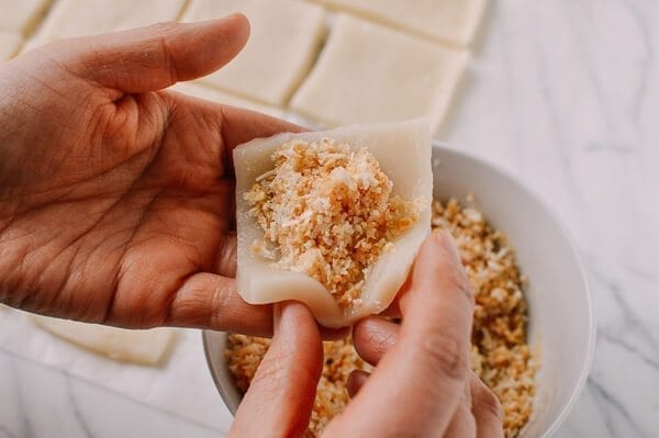 Coconut Peanut Mochi (糯米糍), by cwww5.fioekdjsdas.cf
