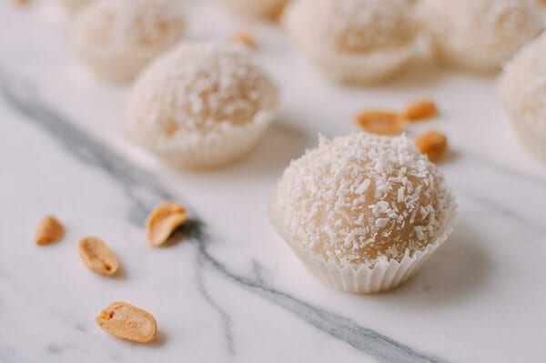 Coconut Peanut Mochi (糯米糍), by cwww5.fioekdjsdas.cf
