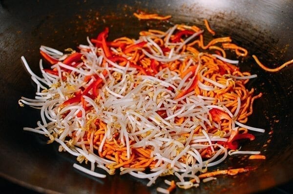 Red Curry Noodles with Chicken, by cwww5.fioekdjsdas.cf