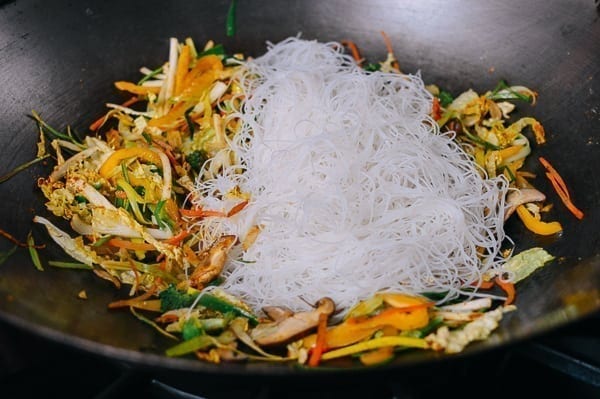 Vegetarian Singapore Noodles, by cwww5.fioekdjsdas.cf