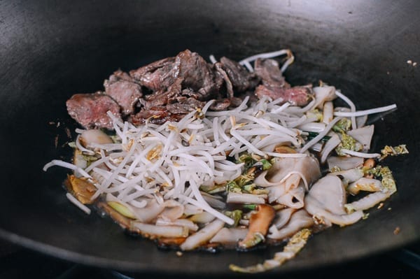 Saucy Beef Chow Ho Fun Noodles, by cwww5.fioekdjsdas.cf