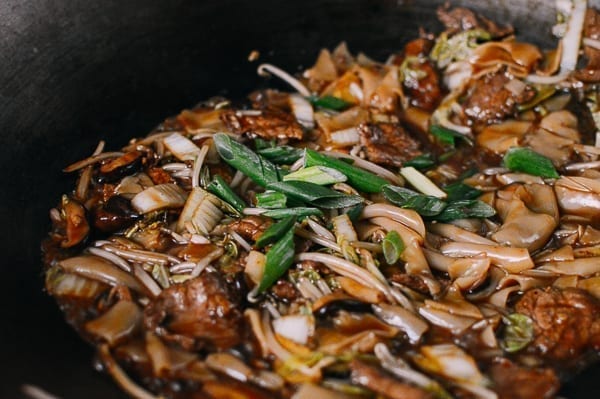 Saucy Beef Chow Ho Fun Noodles, by cwww5.fioekdjsdas.cf