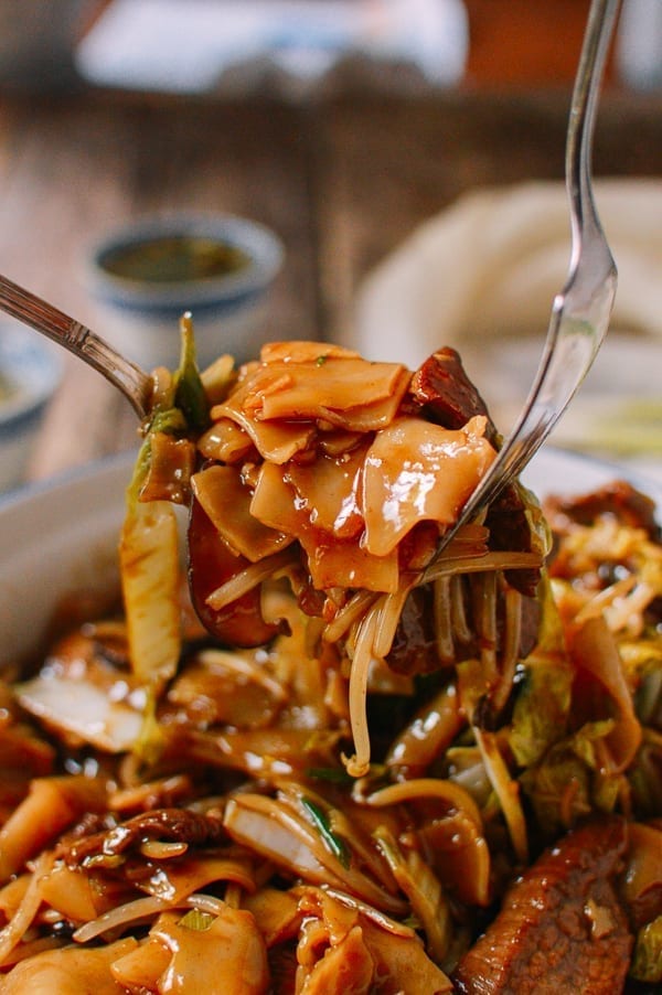 Saucy Beef Chow Ho Fun Noodles, by cwww5.fioekdjsdas.cf