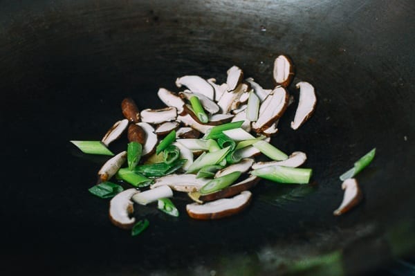 Saucy Beef Chow Ho Fun Noodles, by cwww5.fioekdjsdas.cf