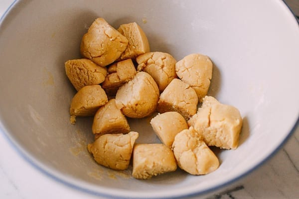 Chinese Pineapple Buns with Roast Pork Filling, by cwww5.fioekdjsdas.cf