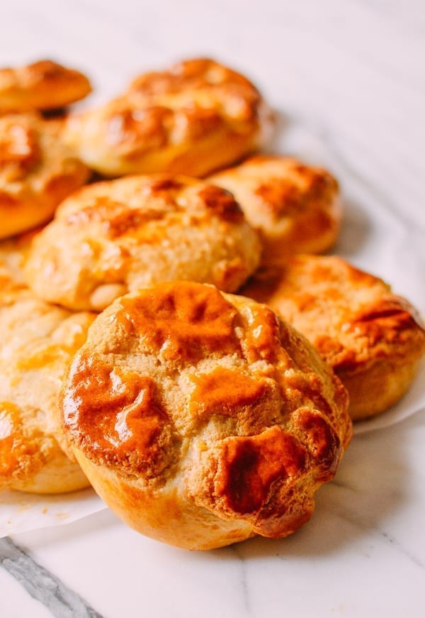 Chinese Pineapple Buns with Roast Pork Filling, by cwww5.fioekdjsdas.cf