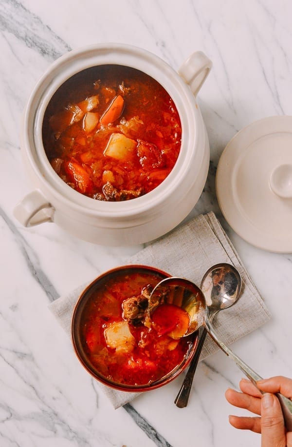 Shanghai-Style Red Vegetable Soup (罗宋汤 - Luo Song Tang), by cwww5.fioekdjsdas.cf