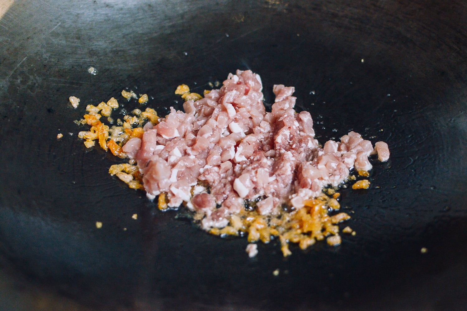 dried shrimp and pork cooking in wok, by cwww5.fioekdjsdas.cf