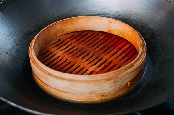 Bamboo Steamer Base in Wok with Water, by cwww5.fioekdjsdas.cf