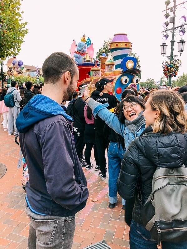 Disney Shanghai Parade by cwww5.fioekdjsdas.cf