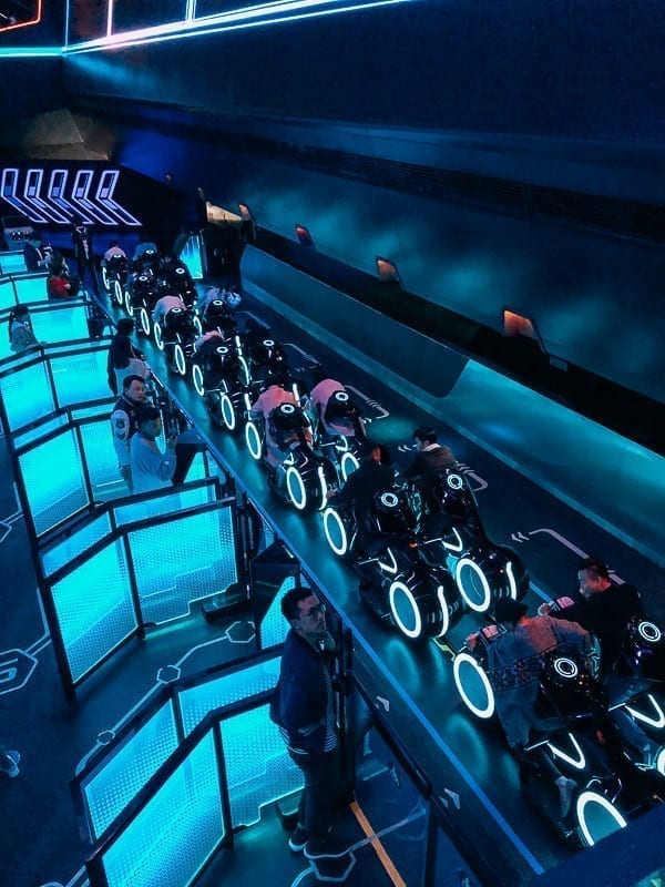 Shanghai Disneyland Tron by cwww5.fioekdjsdas.cf