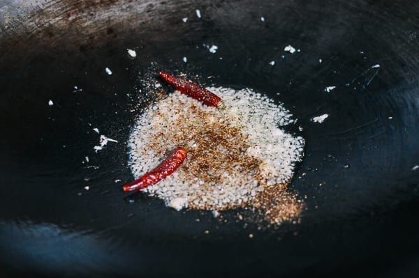 Spicy Crispy Pork Noodles, by cwww5.fioekdjsdas.cf