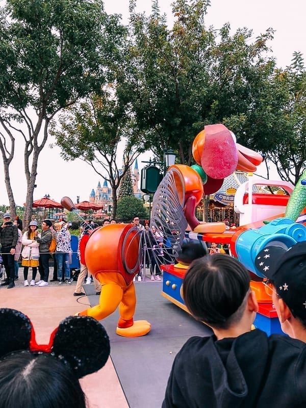 Shanghai Disneyland Parade by cwww5.fioekdjsdas.cf