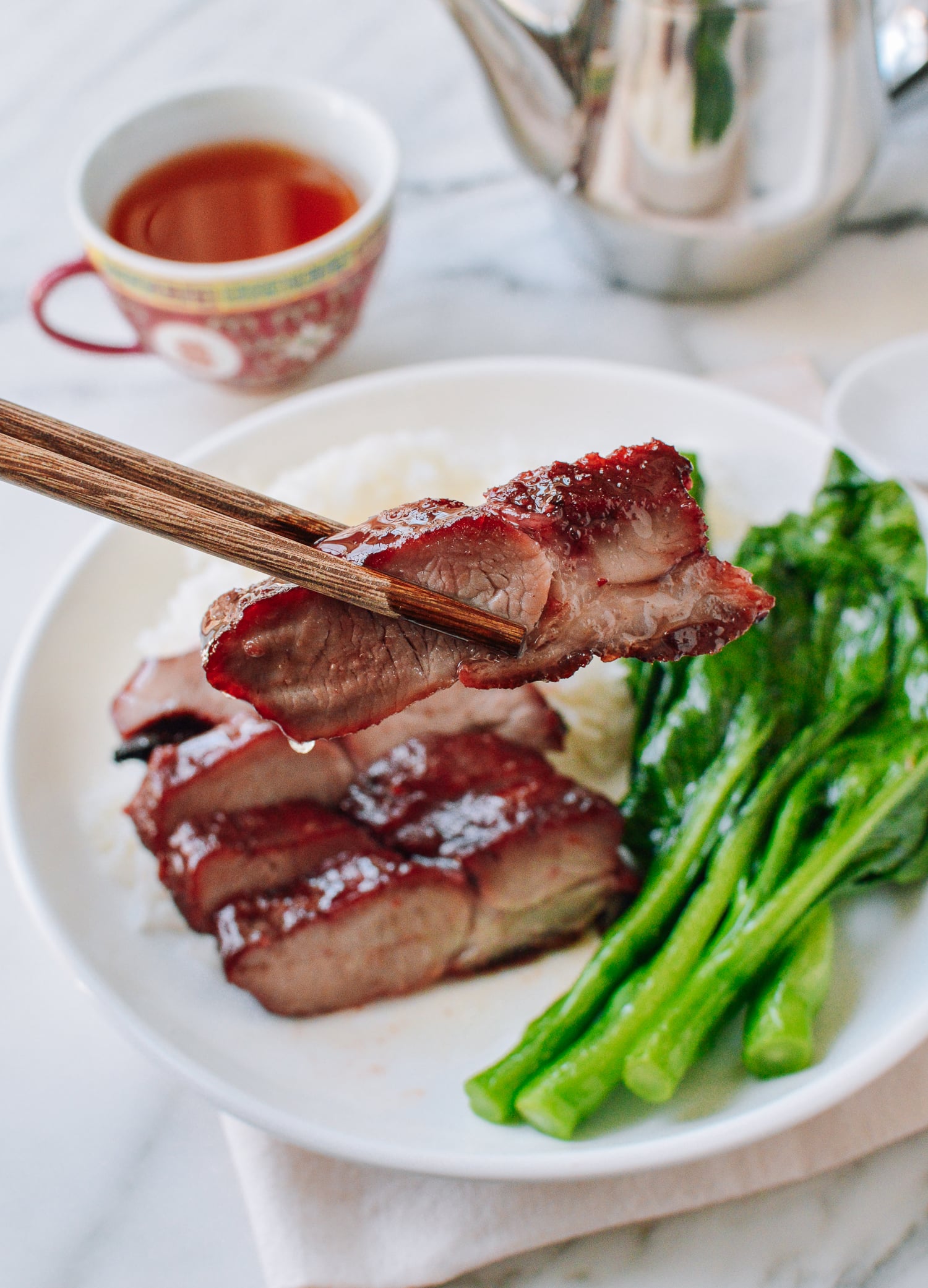Picking up char siu with chopsticks, cwww5.fioekdjsdas.cf