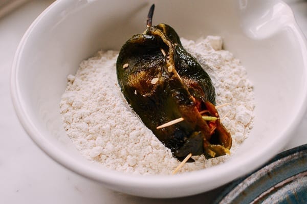 Dredging peppers in flour, cwww5.fioekdjsdas.cf