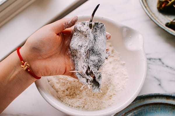 Dredging Chilese Rellenos in Flour, cwww5.fioekdjsdas.cf