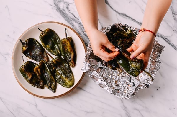 Peeling Charred Poblano Peppers, cwww5.fioekdjsdas.cf