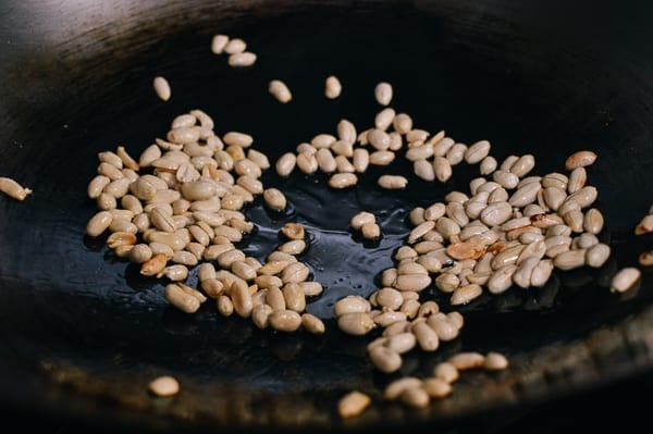 Wok roasting peanuts, cwww5.fioekdjsdas.cf