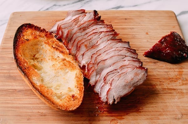 Adding sliced pork to sandwich, cwww5.fioekdjsdas.cf