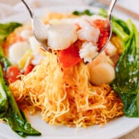 Serving Seafood Pan-Fried Noodles, cwww5.fioekdjsdas.cf