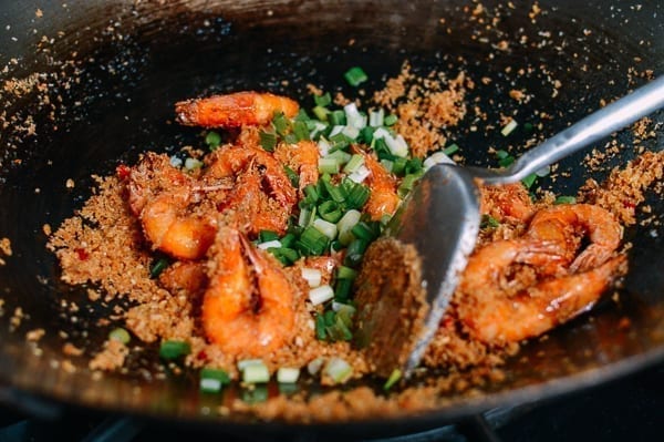 Adding the scallions to shrimp, cwww5.fioekdjsdas.cf