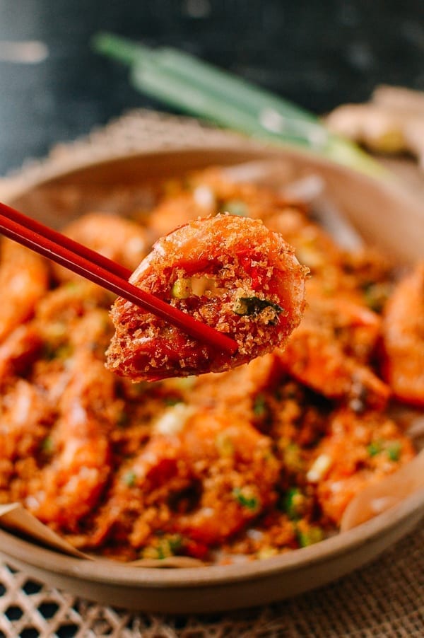 Chopsticks lifting shrimp, cwww5.fioekdjsdas.cf