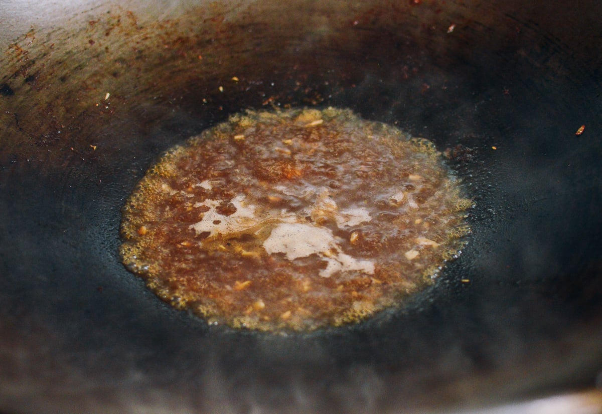 Sauce mixture added to wok, cwww5.fioekdjsdas.cf