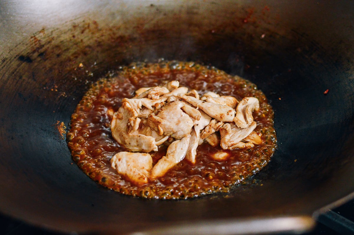 Chicken added back to wok, cwww5.fioekdjsdas.cf
