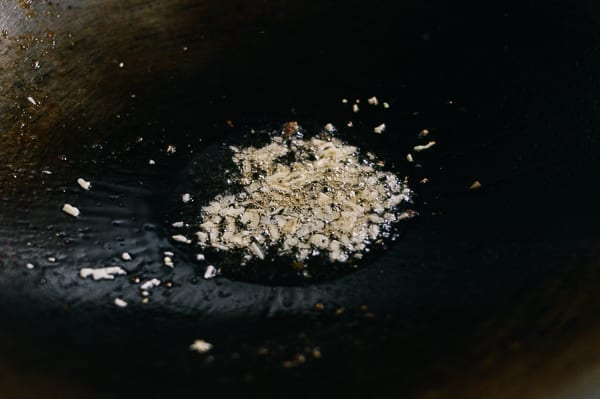 Garlic and Ginger in wok, cwww5.fioekdjsdas.cf