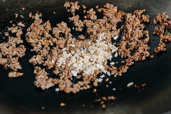 Adding garlic to pork, cwww5.fioekdjsdas.cf
