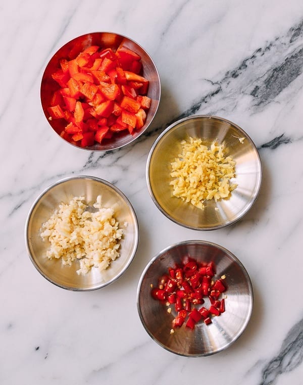 Diced bell peppers, garlic, ginger, and chilies, cwww5.fioekdjsdas.cf