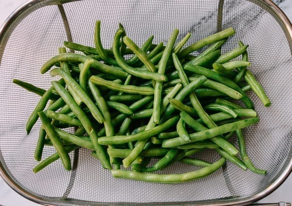 Washed green beans in colander, cwww5.fioekdjsdas.cf