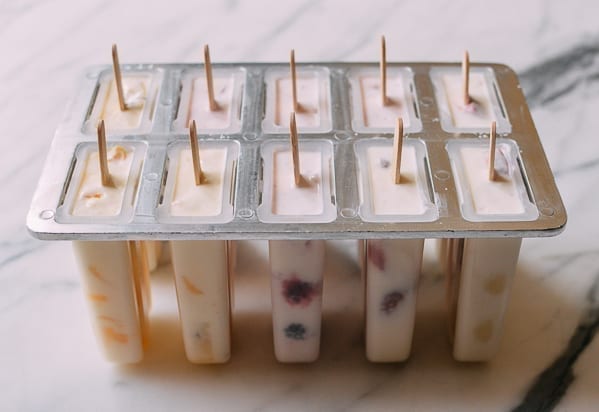 Popsicles in molds, cwww5.fioekdjsdas.cf