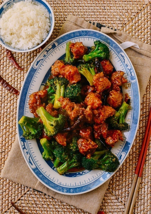 Plate of General Tso's Chicken with Broccoli, cwww5.fioekdjsdas.cf