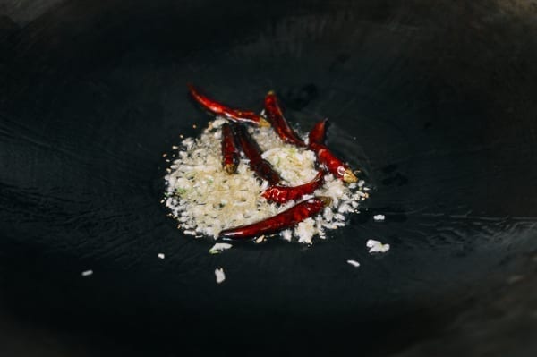Dried chili peppers and minced garlic, cwww5.fioekdjsdas.cf