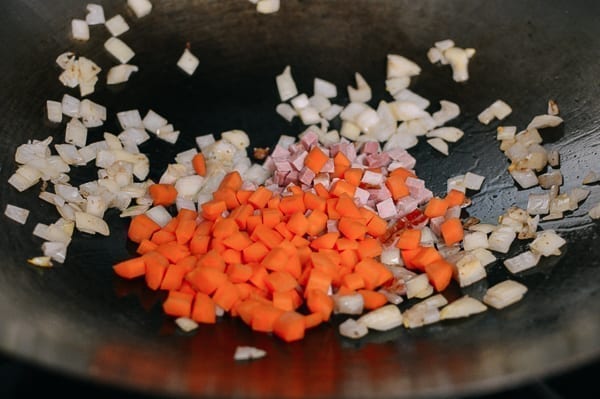 Adding carrots and ham to wok, cwww5.fioekdjsdas.cf