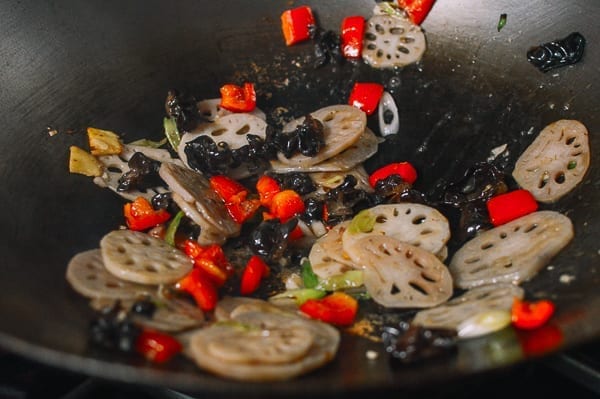 Sauce coating lotus root stir-fry, cwww5.fioekdjsdas.cf