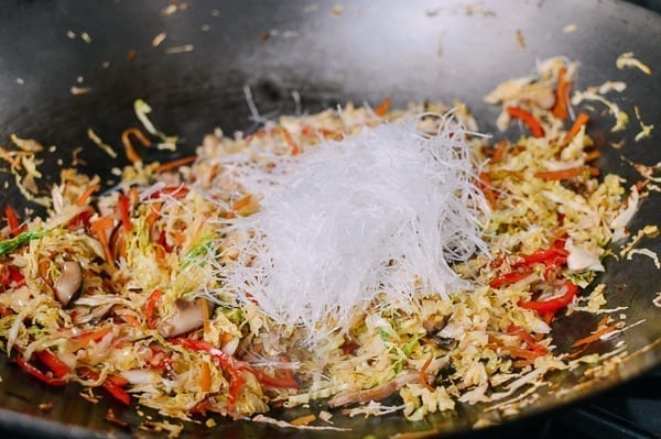 Adding glass noodles to egg roll filling, cwww5.fioekdjsdas.cf