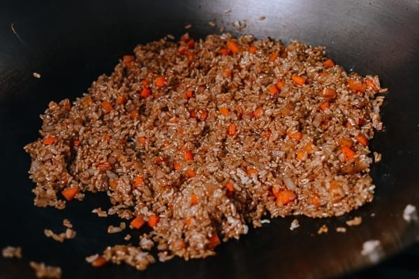 Stirring sauce into rice, cwww5.fioekdjsdas.cf