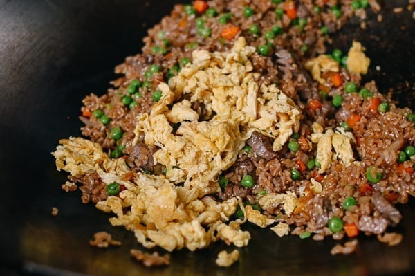 Stirring scrambled eggs into rice, cwww5.fioekdjsdas.cf