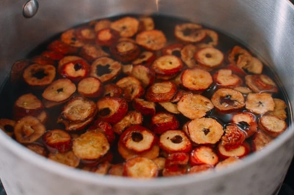 Dried Hawthorn in pot with water, cwww5.fioekdjsdas.cf