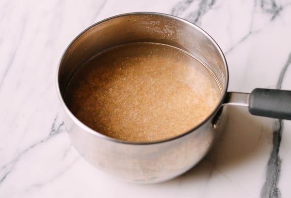 Soaking brown rice in a pot, cwww5.fioekdjsdas.cf
